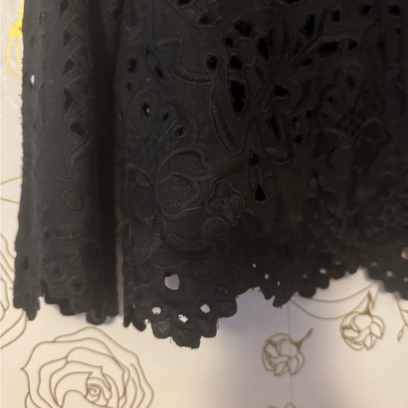 Theory Lace Blouse Small Cropped Black Crochet - Picture 2 of 5